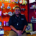 Narsisisme Bisnis Merchandise Kedai Digital
